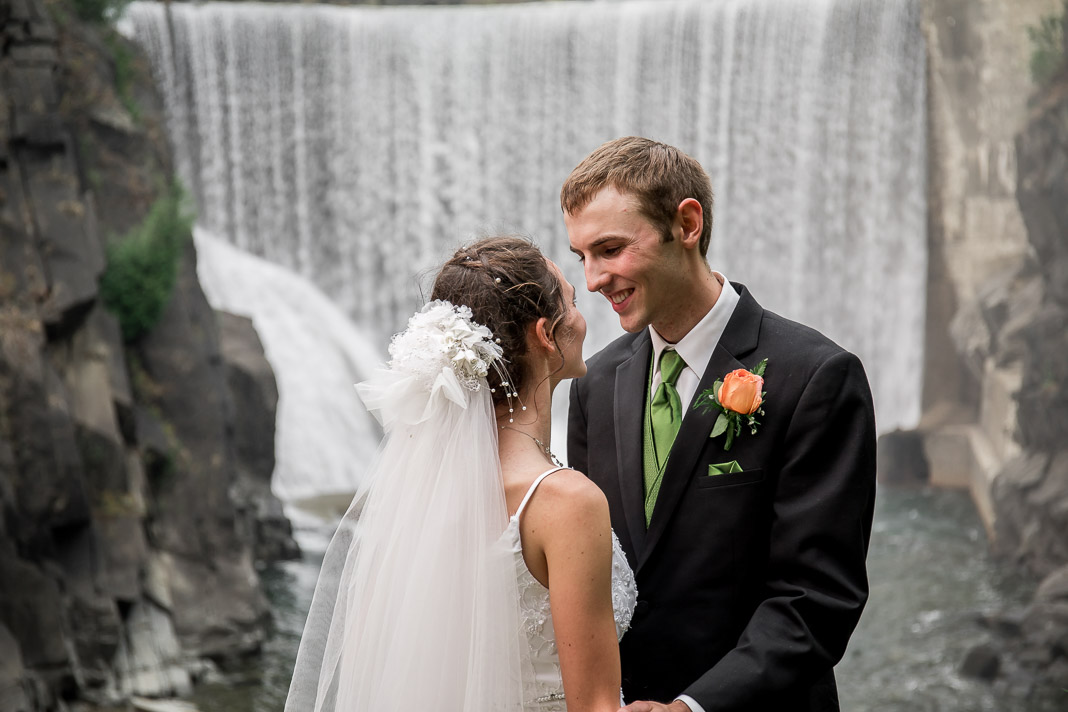 Sally-Ann Taylor, Photographer | CRESTON Wedding | Canadian Wedding Photographer